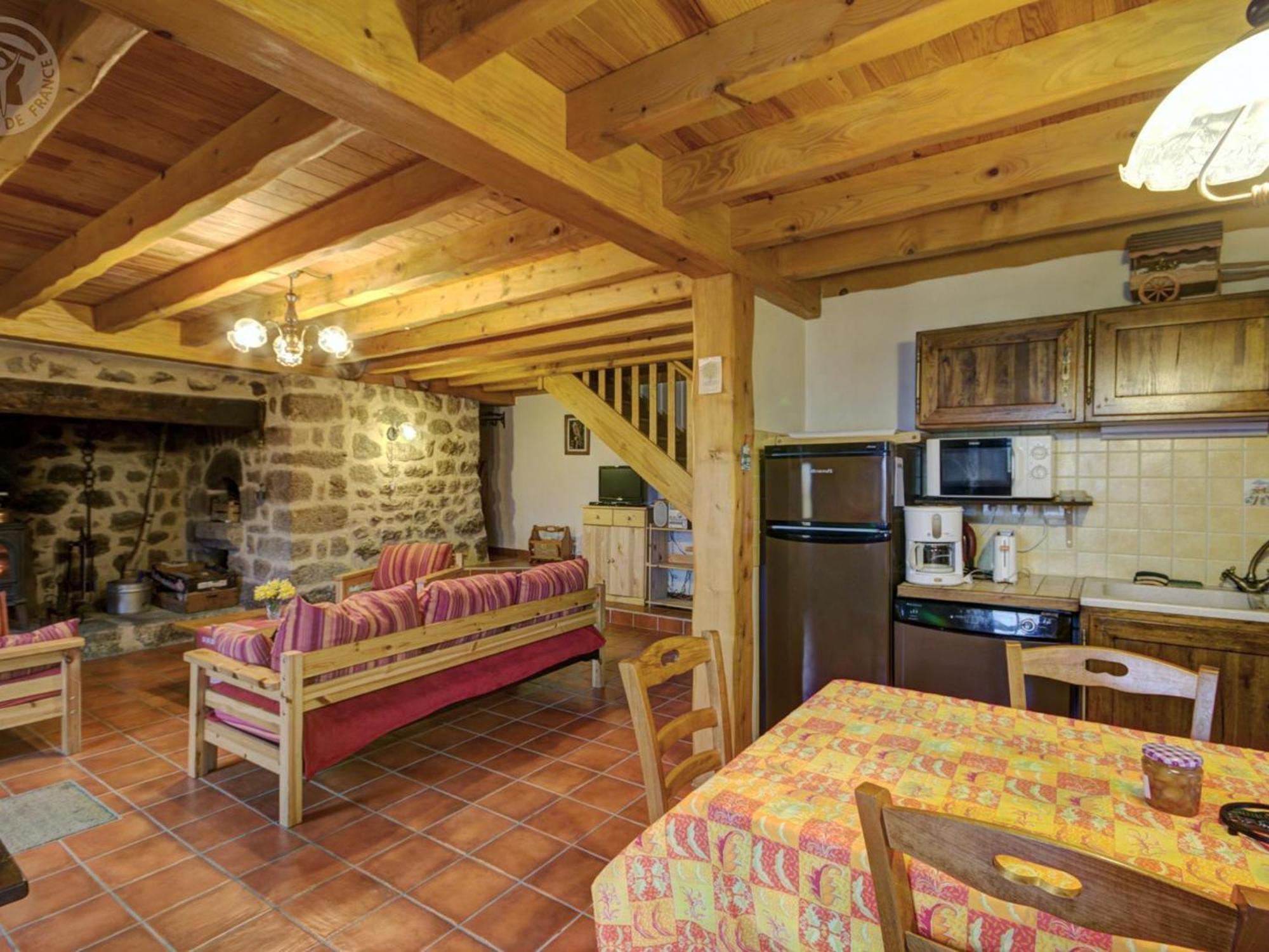 Charmant Gite Avec Terrasse, Cheminee Et Jardin, A Proximite Des Bois, Animaux Acceptes - Fr-1-496-205 Saint-Jean-Soleymieux Exteriér fotografie