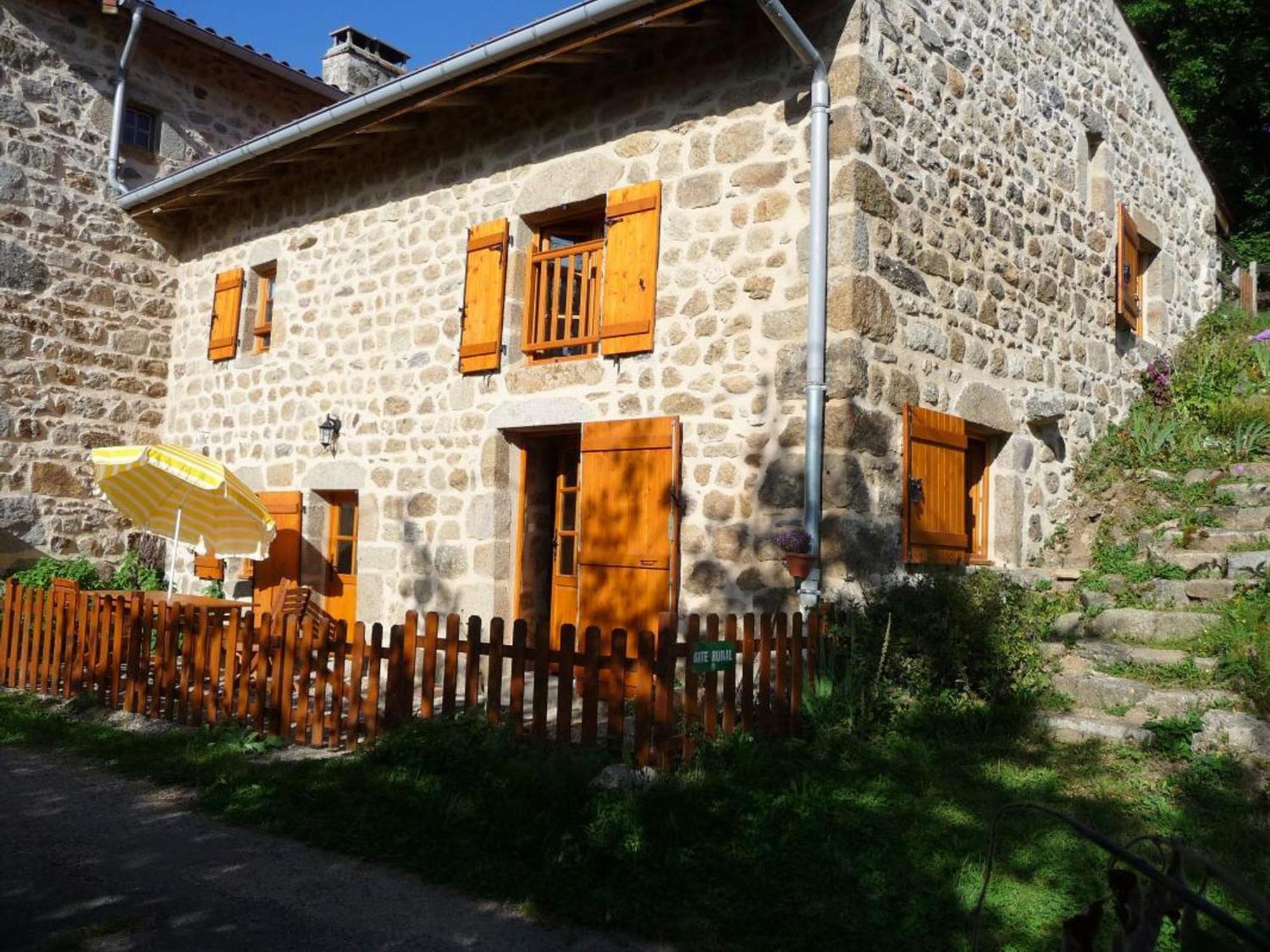 Charmant Gite Avec Terrasse, Cheminee Et Jardin, A Proximite Des Bois, Animaux Acceptes - Fr-1-496-205 Saint-Jean-Soleymieux Exteriér fotografie