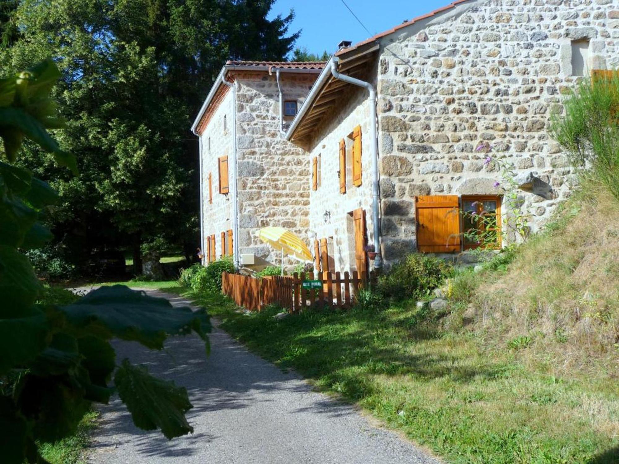 Charmant Gite Avec Terrasse, Cheminee Et Jardin, A Proximite Des Bois, Animaux Acceptes - Fr-1-496-205 Saint-Jean-Soleymieux Exteriér fotografie